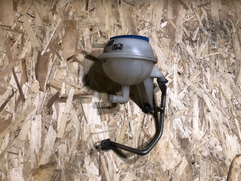 Бачок расширительный