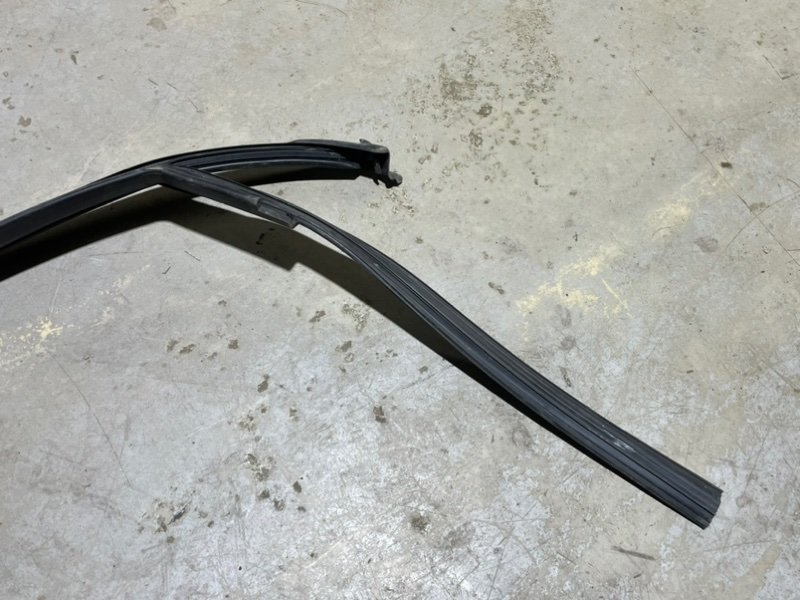 Уплотнитель двери