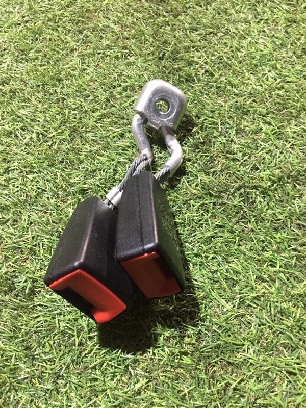 Ответная часть ремня безопасности