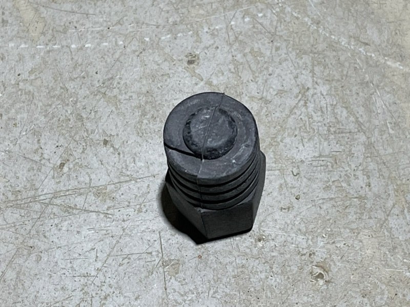 Отбойник капота