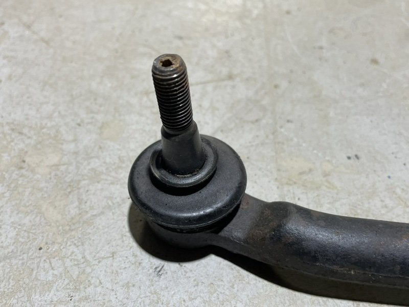 Наконечник рулевой левый