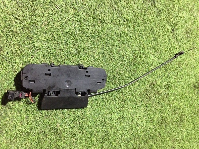 Замок спинки сиденья