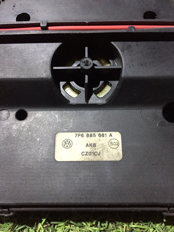 Замок спинки сиденья