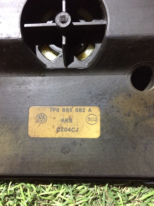 Замок спинки сиденья