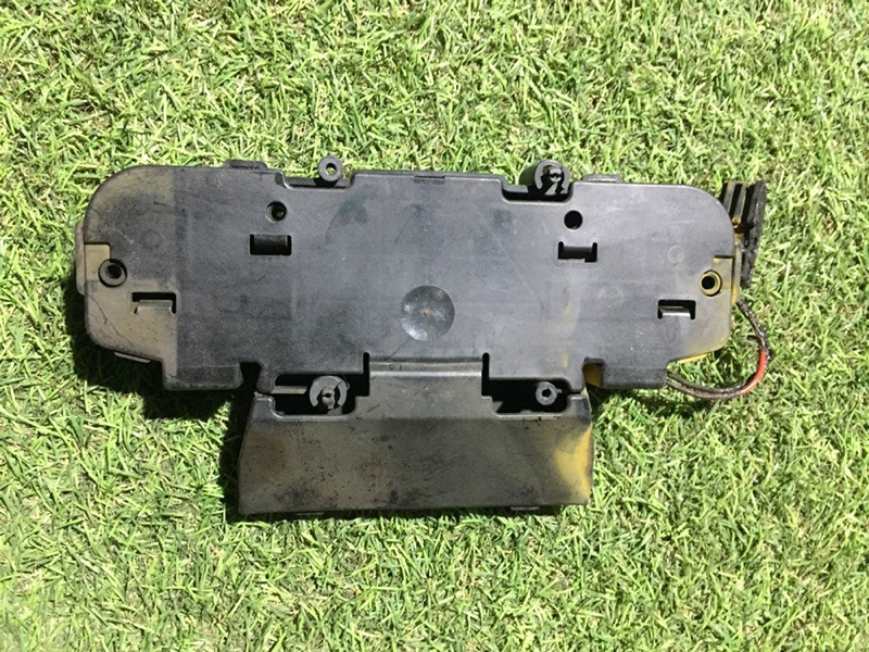 Замок спинки сиденья