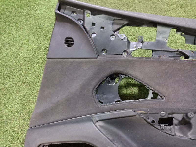 Обшивка двери передней правой