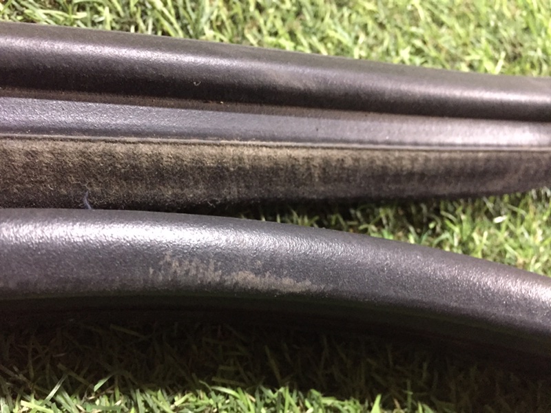 Уплотнитель двери