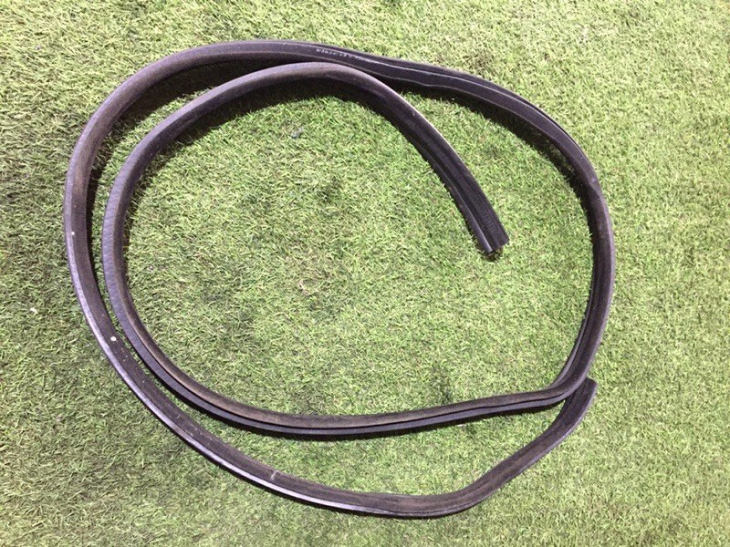 Уплотнитель двери