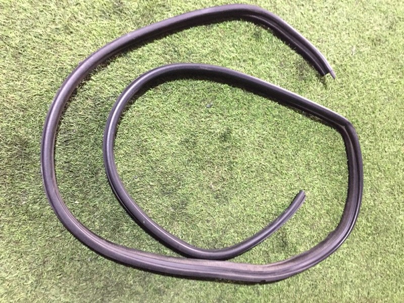 Уплотнитель двери