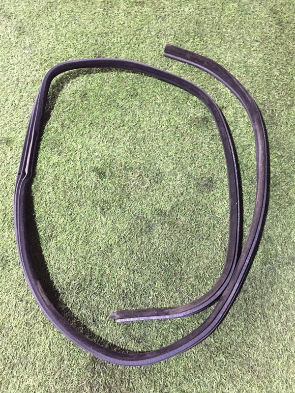 Уплотнитель двери