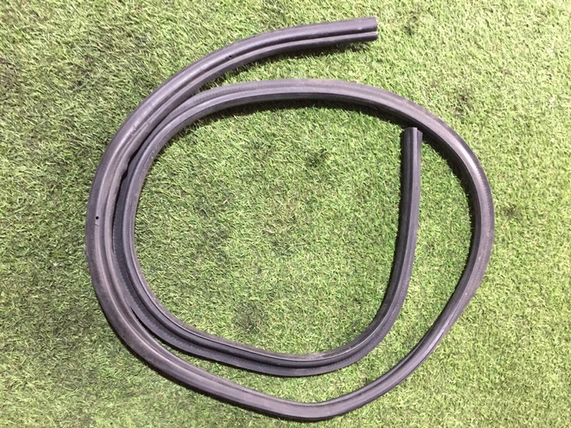 Уплотнитель стекла двери