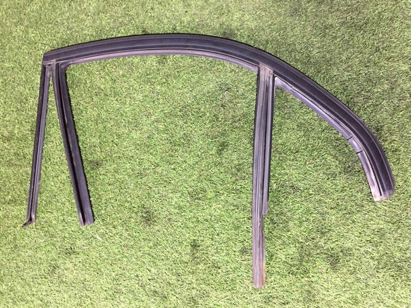 Уплотнитель двери