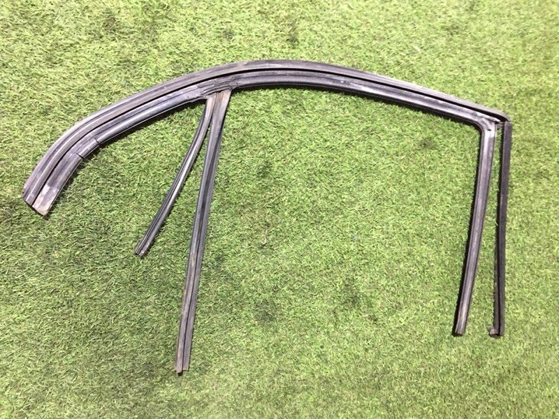 Уплотнитель двери