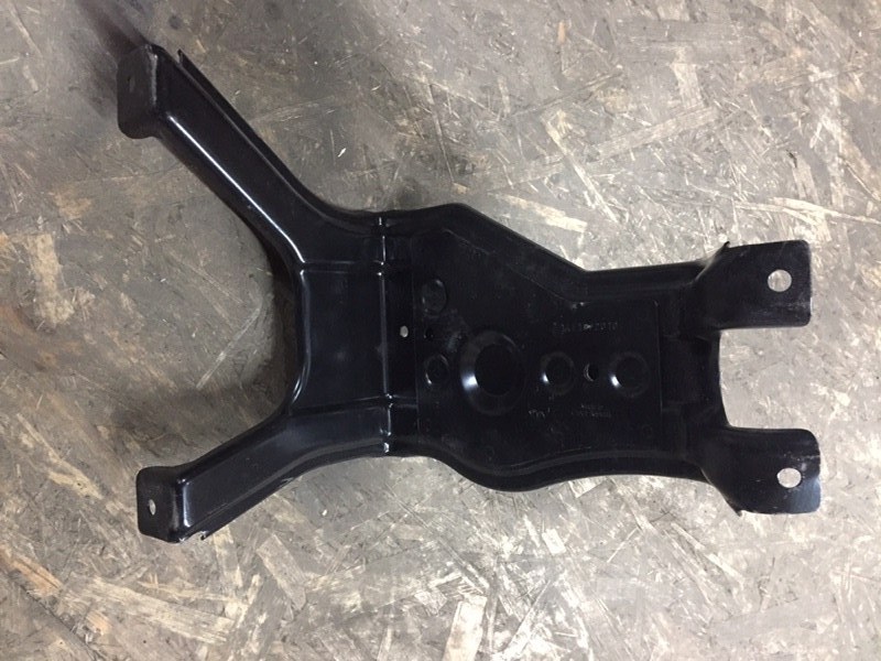 Кронштейн крепления запасного колеса