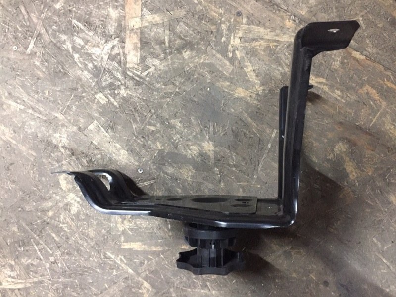 Кронштейн крепления запасного колеса