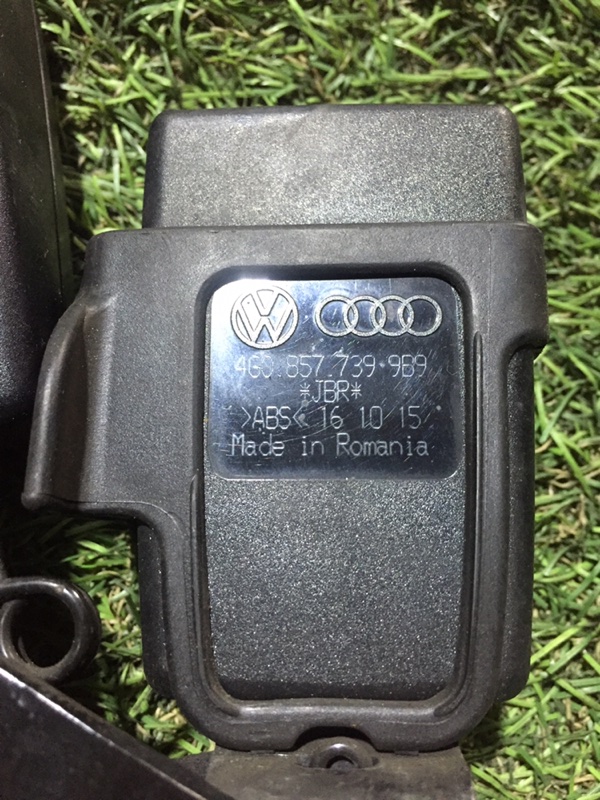 Ответная часть ремня безопасности