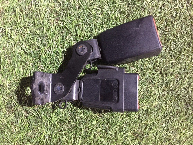 Ответная часть ремня безопасности