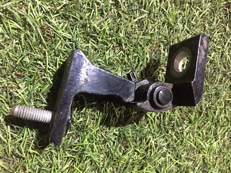 Петля двери передней левой нижняя