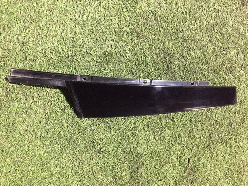 Накладка двери передней левой