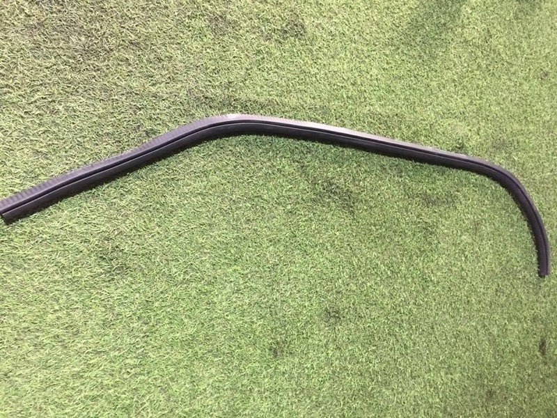 Уплотнитель двери