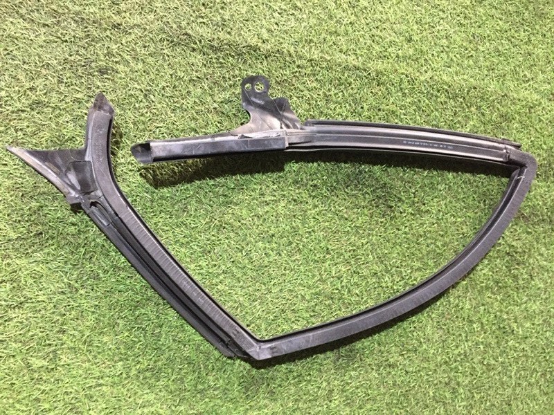 Уплотнитель двери