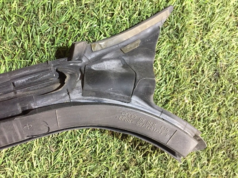 Уплотнитель двери