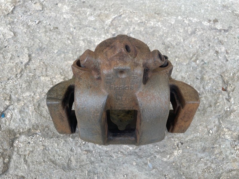 Суппорт передний правый