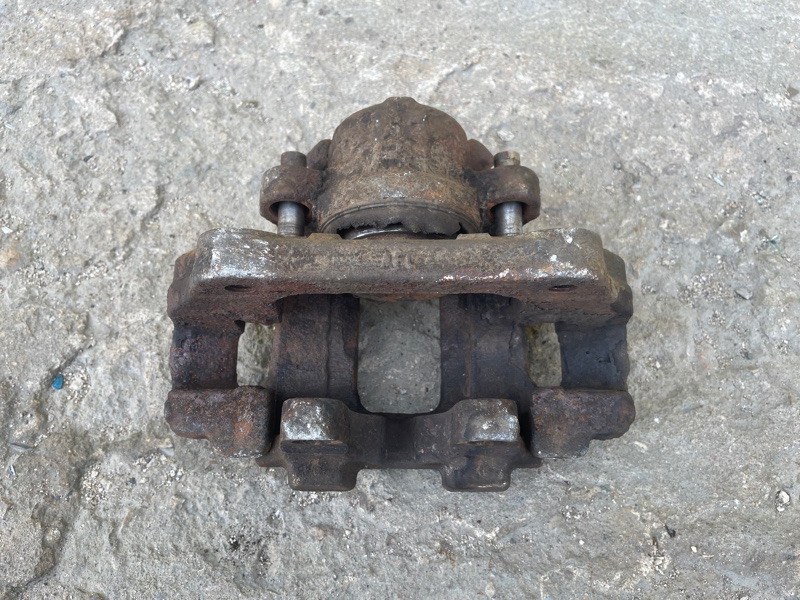 Суппорт передний правый