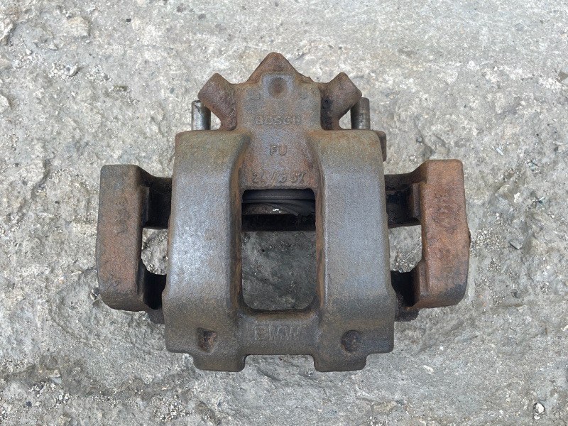 Суппорт передний правый