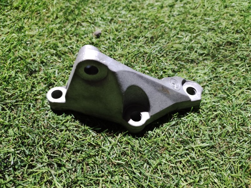 Кронштейн двигателя