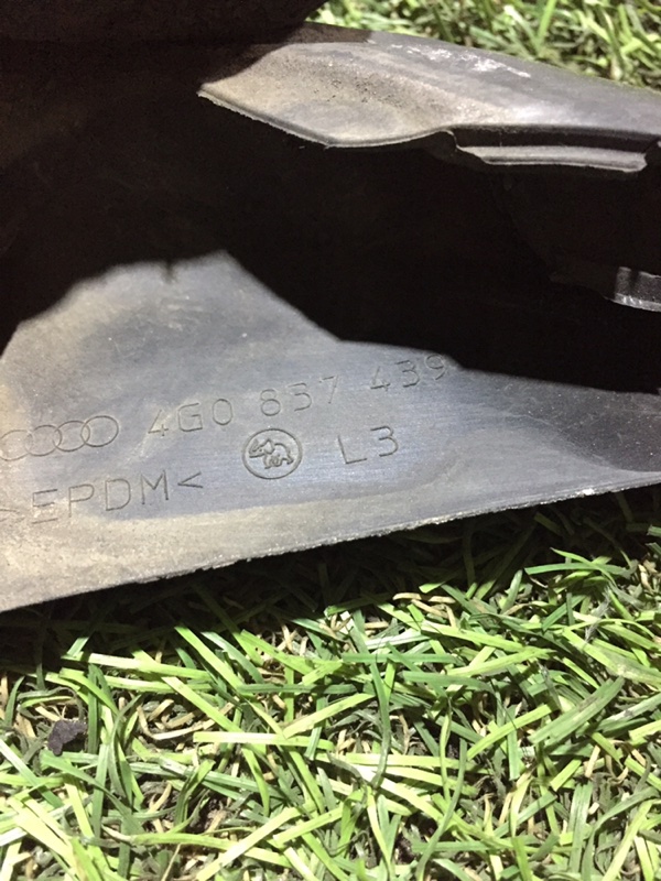 Уплотнитель стекла двери