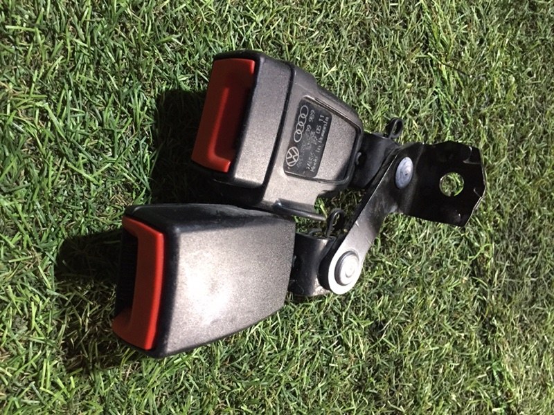 Ответная часть ремня безопасности