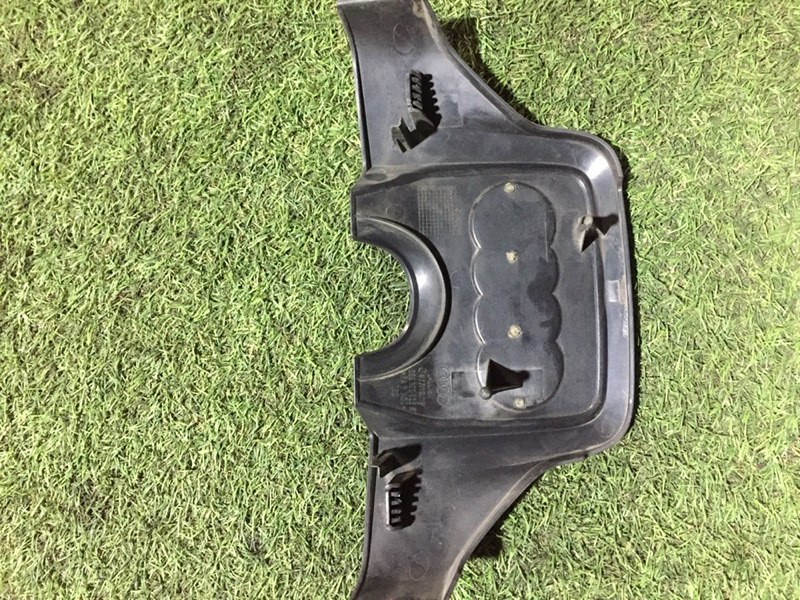 Крышка двигателя