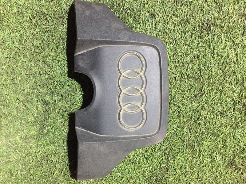 Крышка двигателя