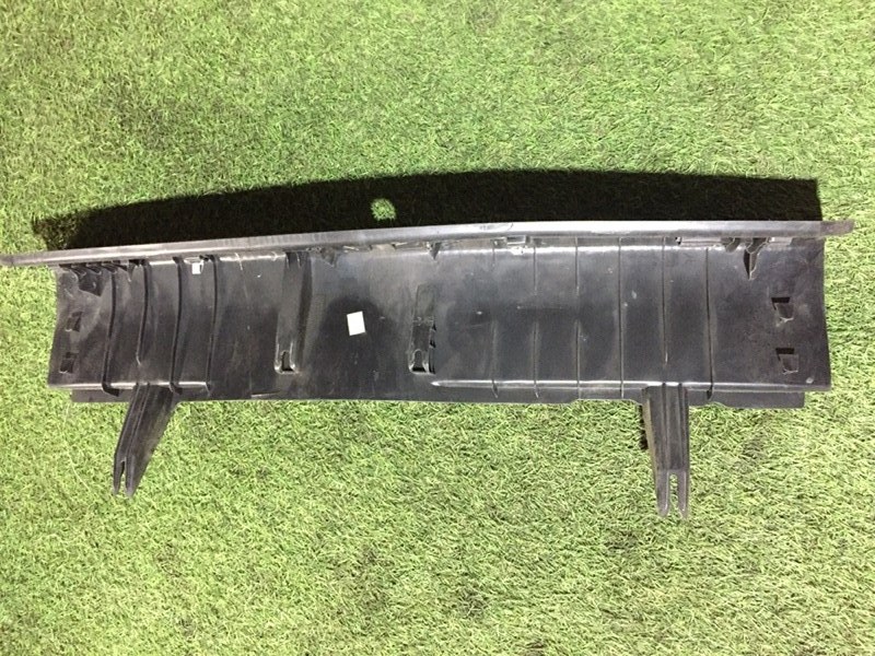 Кожух замка багажника