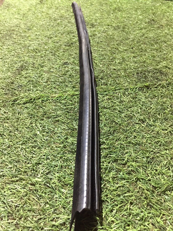 Уплотнитель двери