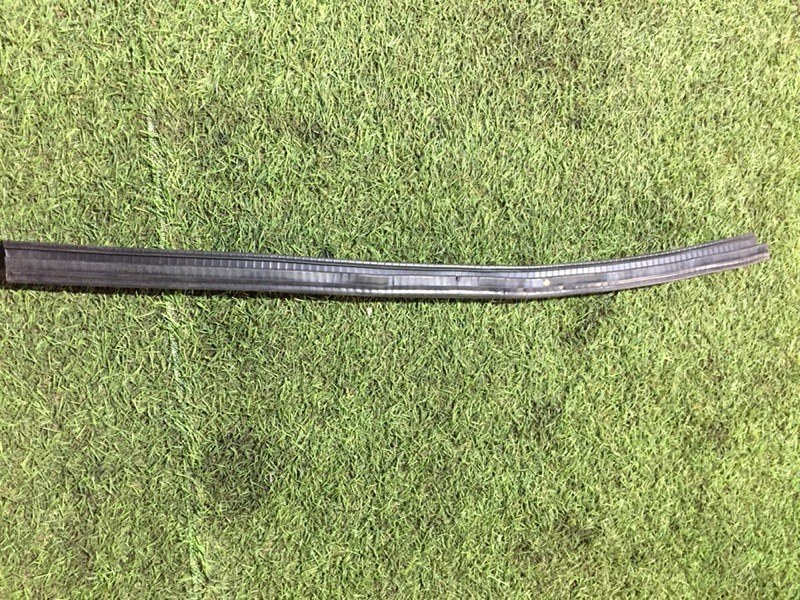 Уплотнитель двери