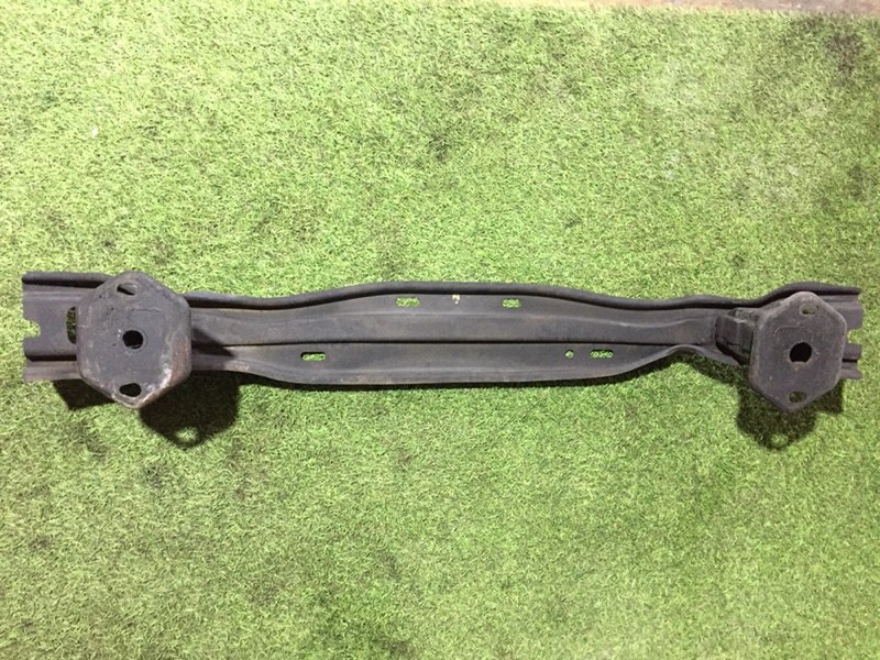 Усилитель заднего бампера