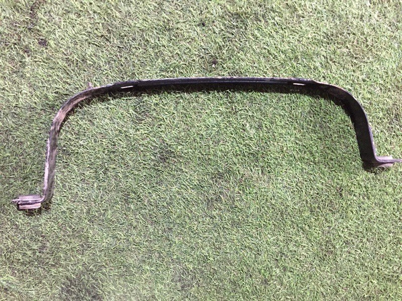 Кронштейн крепления топливного бака