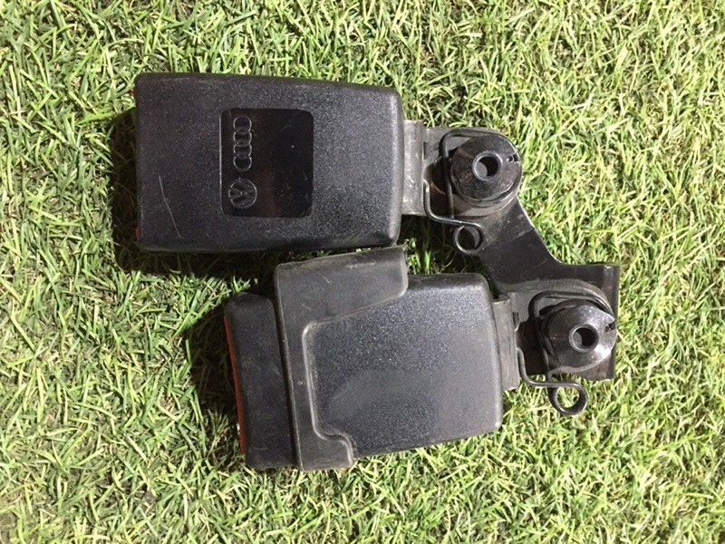 Ответная часть ремня безопасности