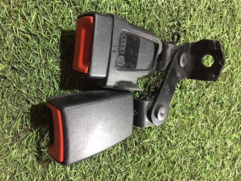 Ответная часть ремня безопасности