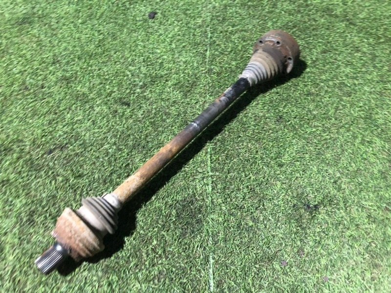 Полуось задняя левая