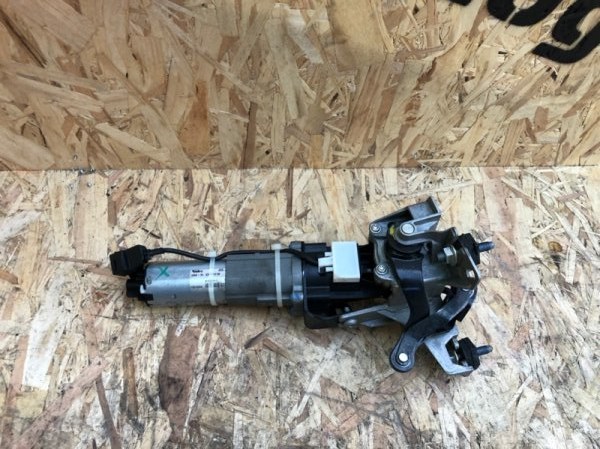 Моторчик крышки багажника