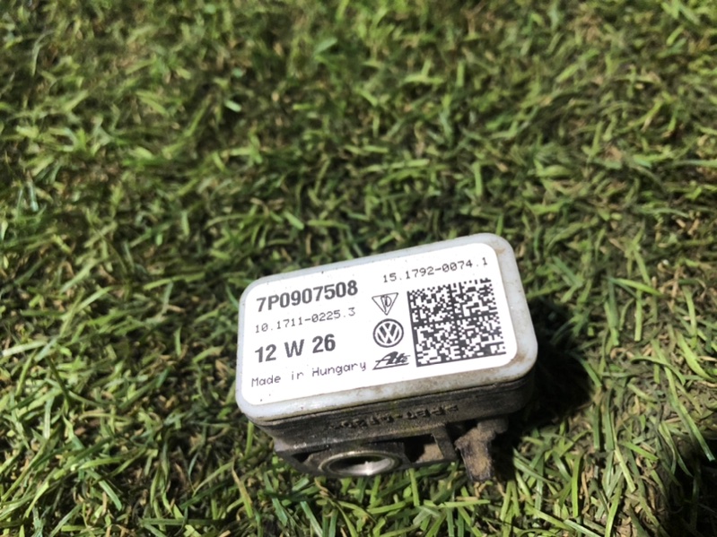 Датчик ускорения