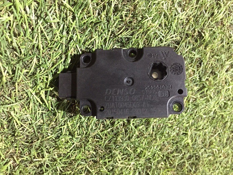 Моторчик заслонки печки