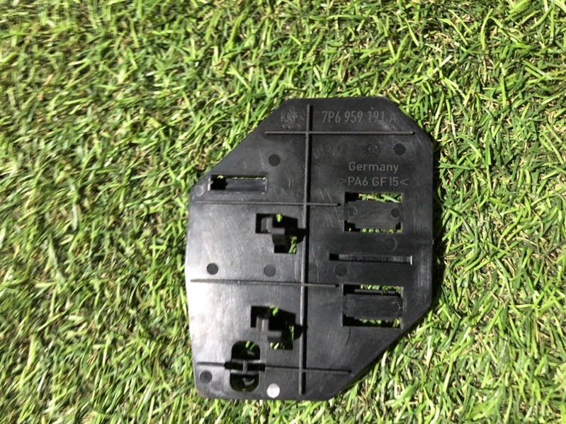 Кронштейн крепежный вспомогательный (разного назначения)