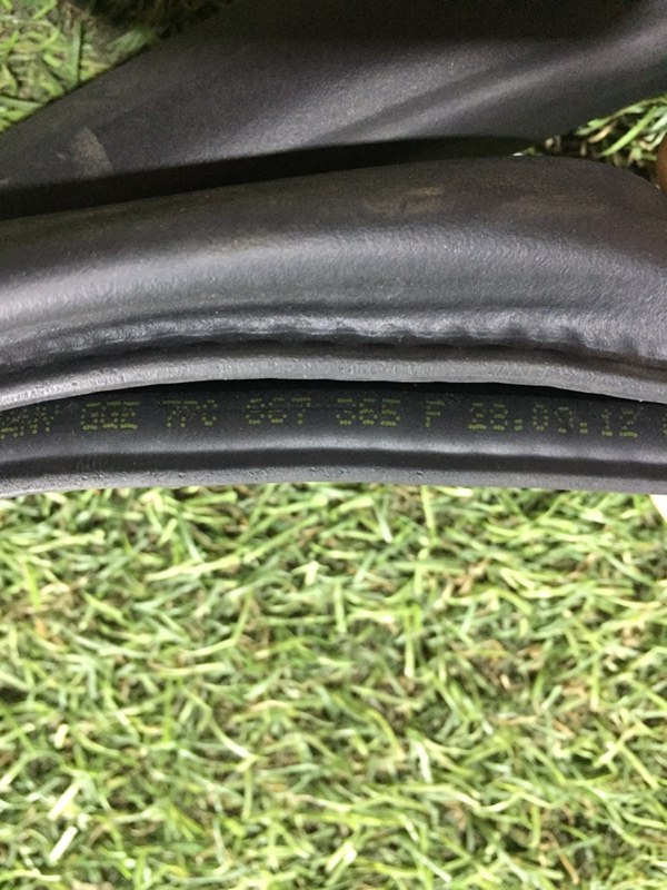 Уплотнитель двери