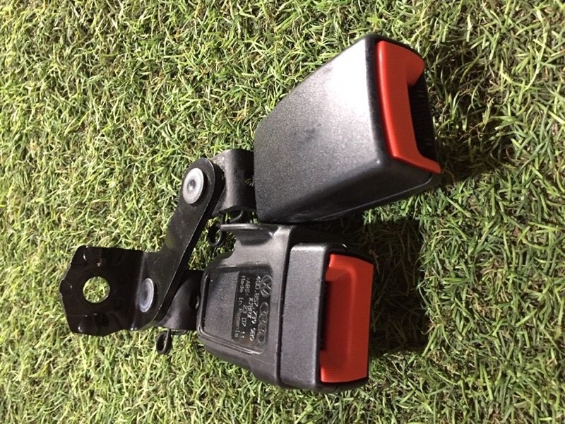 Ответная часть ремня безопасности