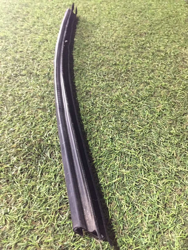 Уплотнитель двери