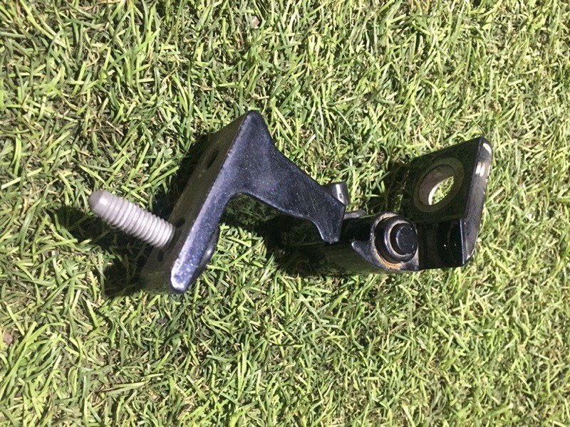 Петля двери задней левой верхняя